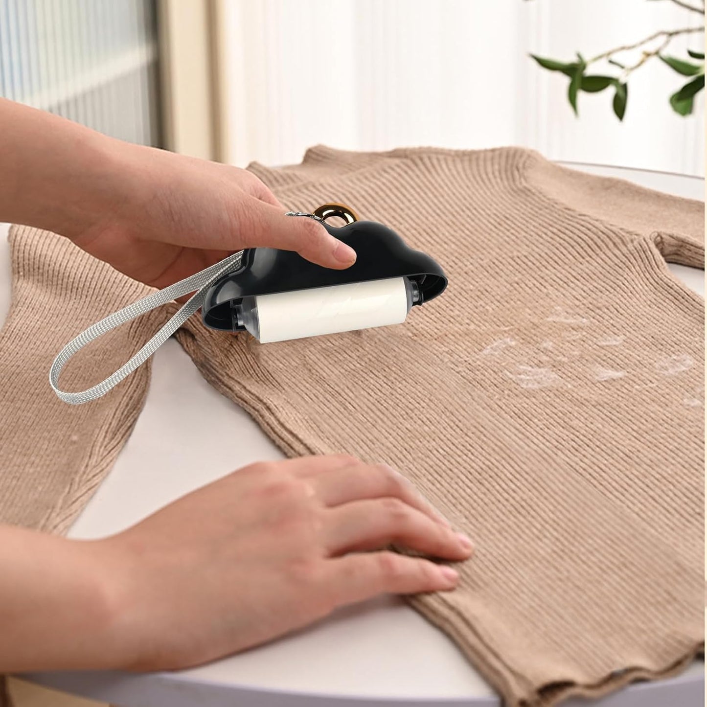 Mini Travel Size Reusable Lint Roller for Clothes & Pets, 150 Refillable Sheets (Black)