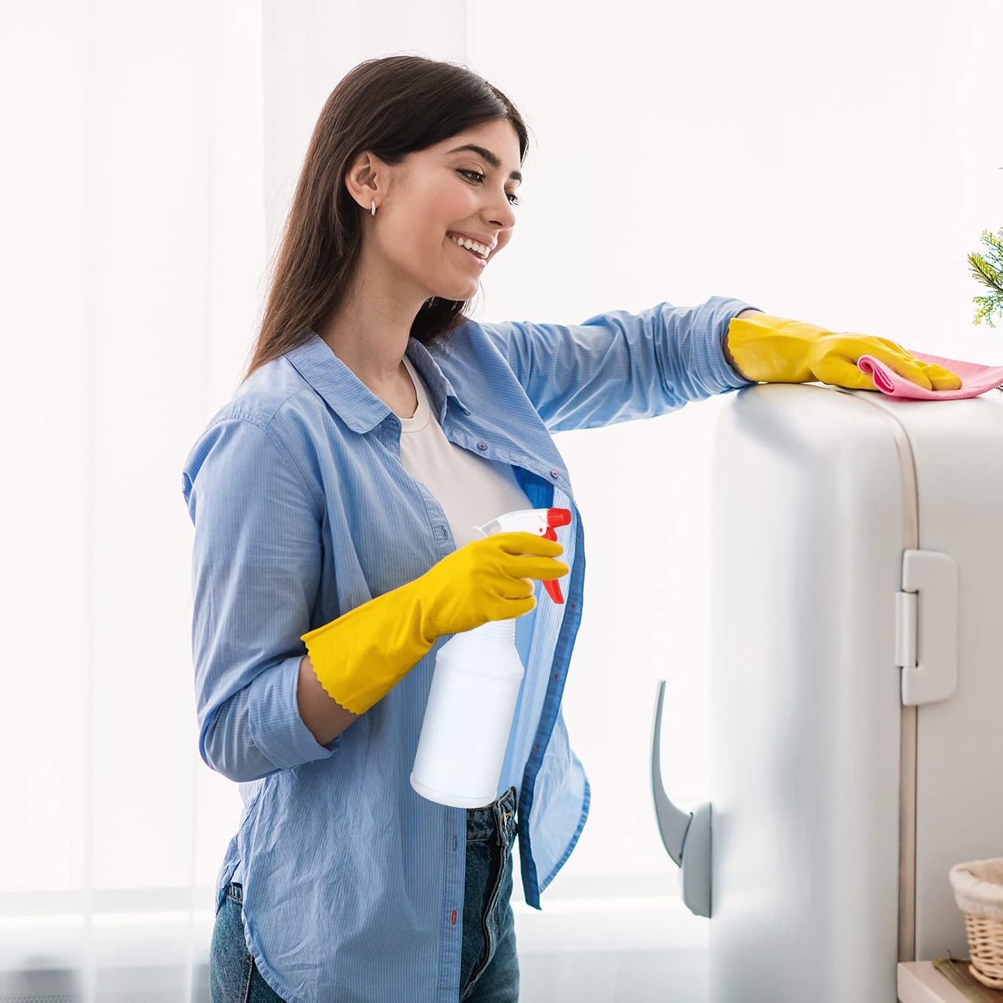 Yinder 18 Pcs 16 Oz Plastic Spray Bottle Bulk Empty Refillable Spray Bottles for Cleaning Solution Leak Proof Water Sprayer with Adjustable Nozzle Mist/Stream Mode(Black, White, Red)